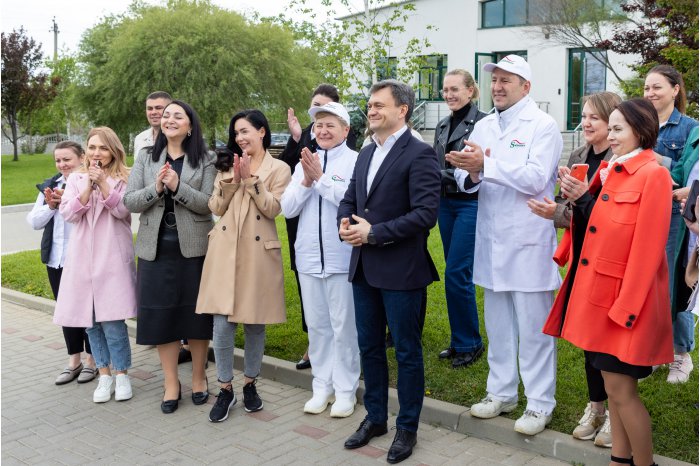 Moldovan PM congratulates Salamer company on 25th anniversary of foundation 
