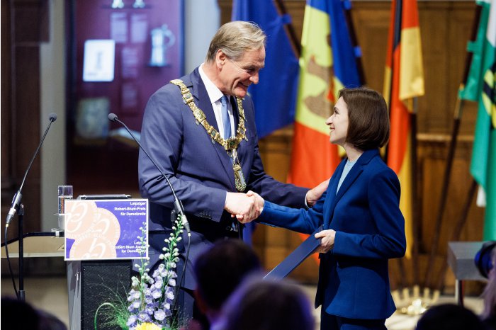 Moldovan president to donate Robert Blum Award for