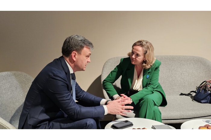 Премьер встретился в Берлине с президентом Европейского инвестбанка и главой Европейского комитета регионов