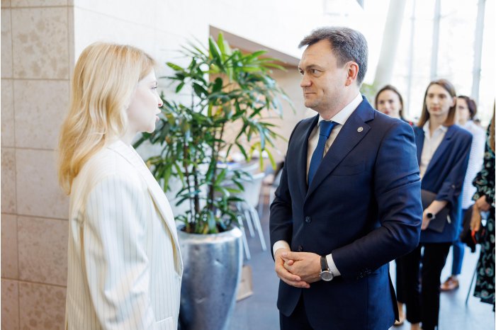 Премьер-министр Дорин Речан обсудил с заместителем премьер-министра Украины по европейской и евроатлантической интеграции Ольгой Стефанишиной общий европейский курс