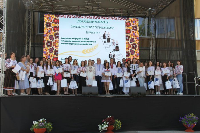 Absolvenții USM, premiați de DRRM. Adrian Dupu: „România continuă să susțină performanța în educație cât și promovarea tradițiilor noastre comune”