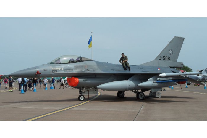 Olanda va începe în curând livrările de F-16 către