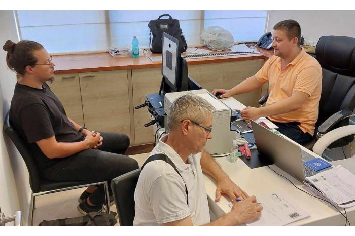 Мобильные группы Агентства госуслуг предоставляют услуги по документированию молдавским гражданам, находящимся в Израиле и России