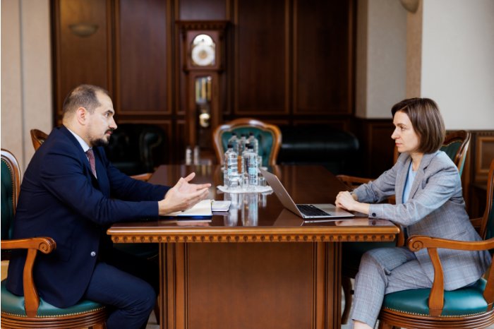 Președinta Maia Sandu a discutat despre îmbunătățirea serviciilor sociale cu ministrul Alexei Buzu