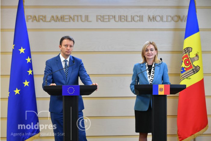 REFERENDUM 2024 // Co-presidents of EU-Moldova Parliamentary Association Committee Siegfried Muresan and Doina Gherman urge citizens to actively participate in referendum   