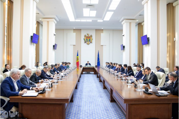 Prim-ministrul Dorin Recean a prezidat ședința Comisiei de coordonare a măsurilor de pregătire pentru sezonul de încălzire 2024-2025