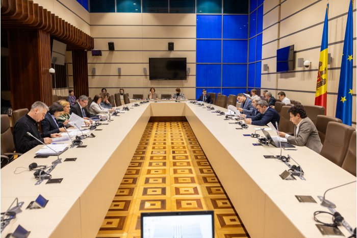 Moldovan MPs to consider budgets for 2025, increases in salaries for more categories of employees  