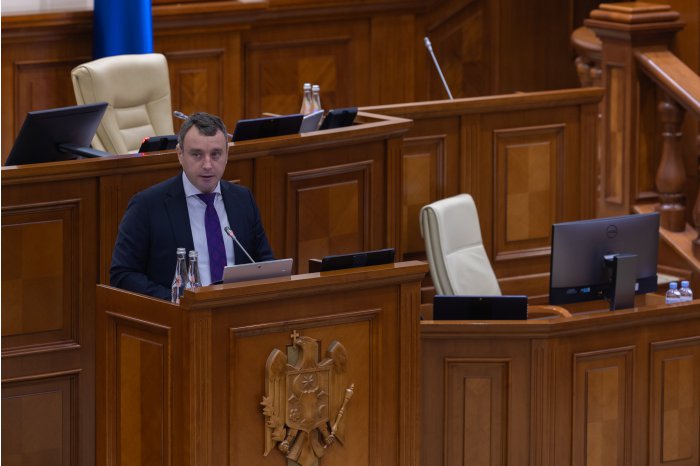 Moldovan MPs vote tougher fines for electoral corruption 